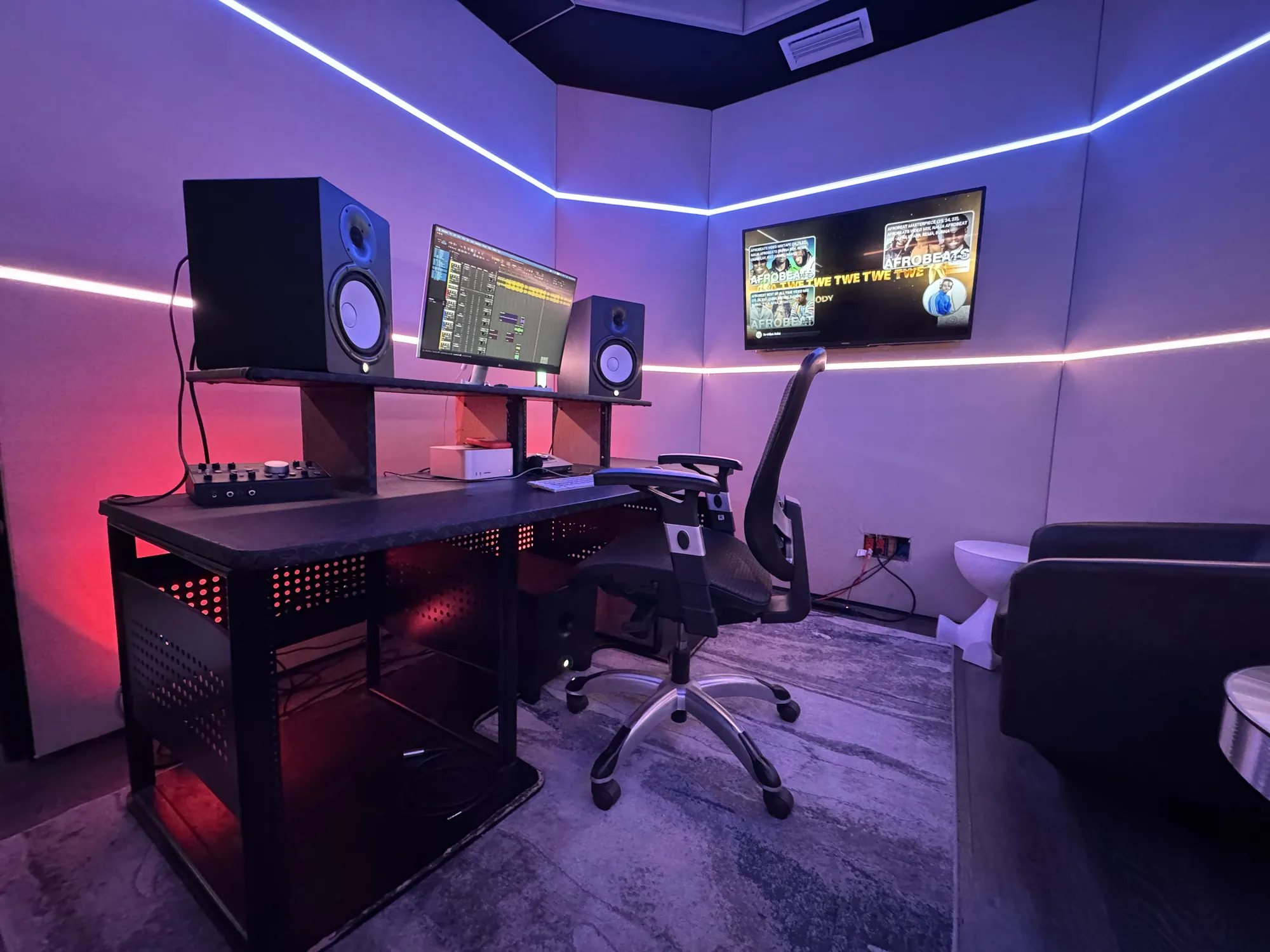 Studio B — Room